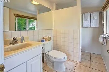 Garden Gate Inn  Lahaina